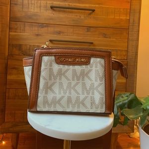 Brand new Signature Michael Kors bag